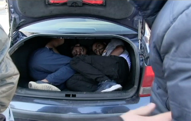 Акција Сава: Пакистанце нашли у гепеку (ФОТО/ВИДЕО)